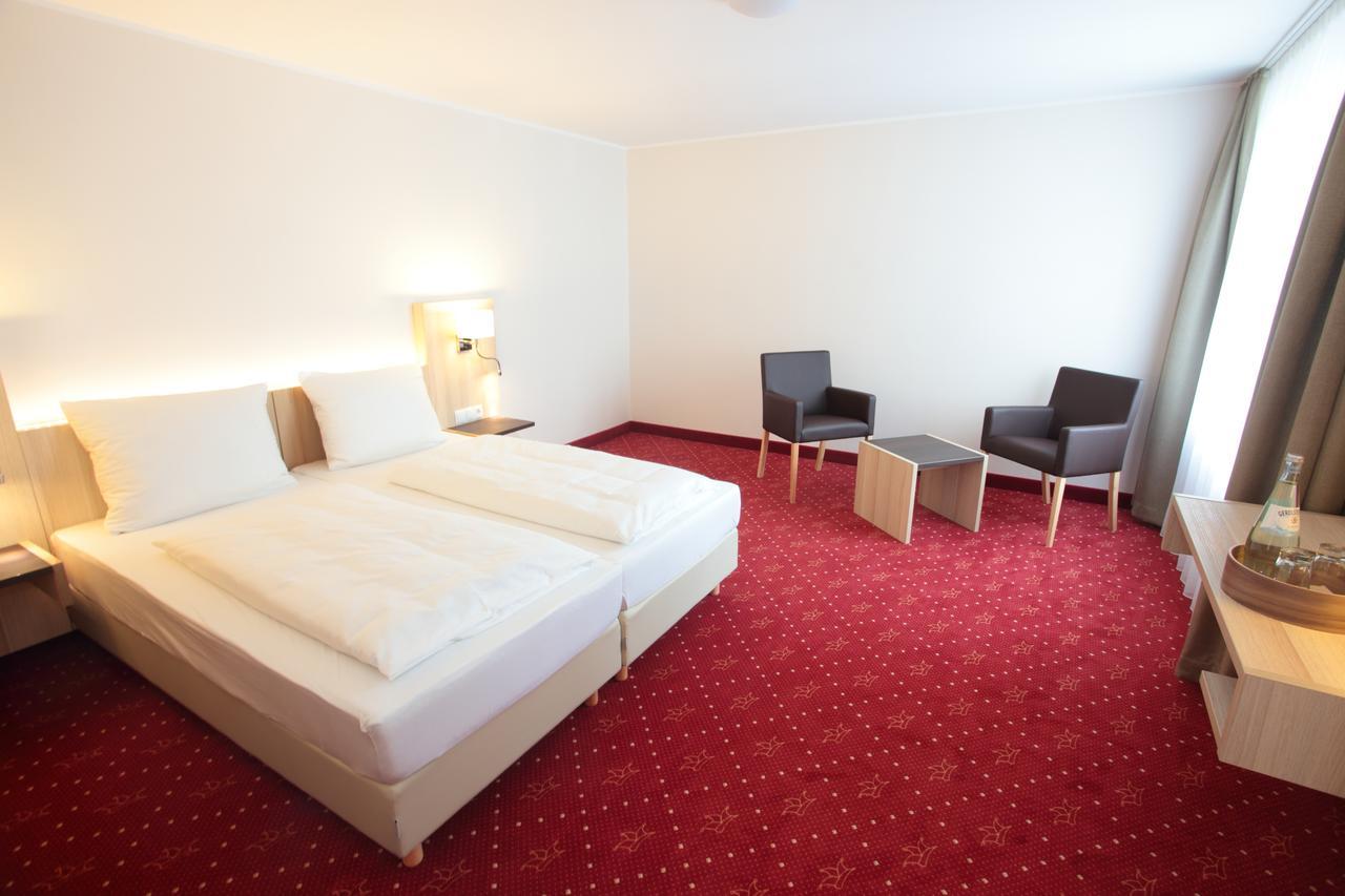 Hotel Zur Schloss-Schenke Нойвид Экстерьер фото